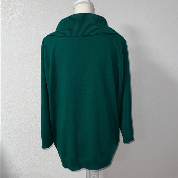 TANJAY Emerald Green Women's Neck Sweater - Picture 3 of 9